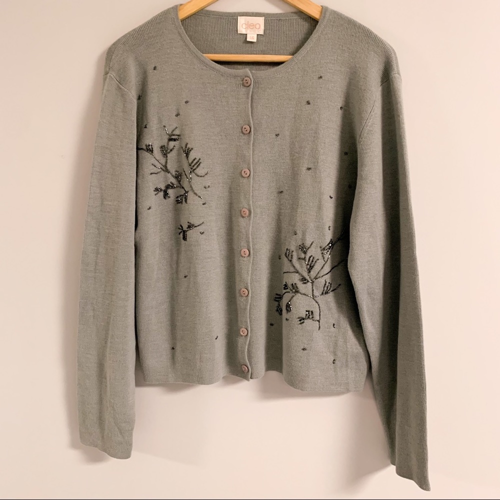 Vintage | Y2K | beautiful beaded soft cardigan